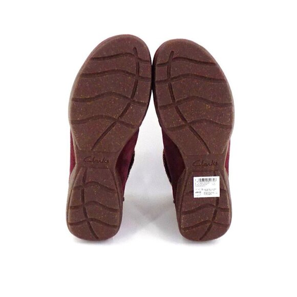Clarks Suede Ankle Boots Size 9.5 Red Burgundy Sock Collar Lace Up - Picture 2 of 7